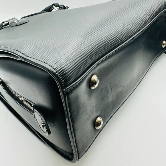 LOUIS VUITTON Black Epi Leather Pont Neuf Handbag - Picture 9 of 16